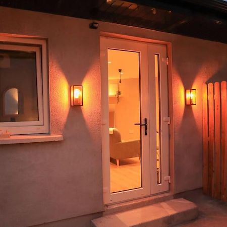 Modern Studio Apartment In Cashel Cashel  Exterior foto