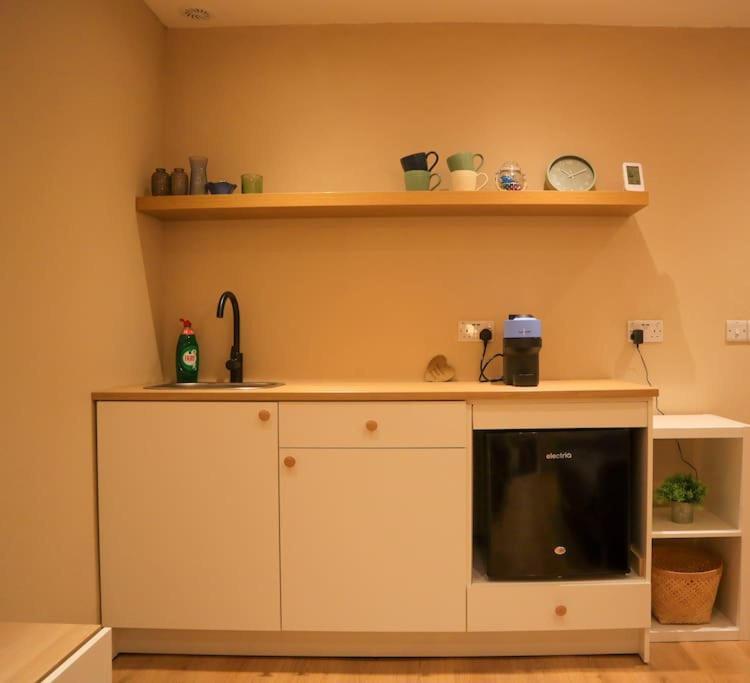 Modern Studio Apartment In Cashel Cashel  Exterior foto