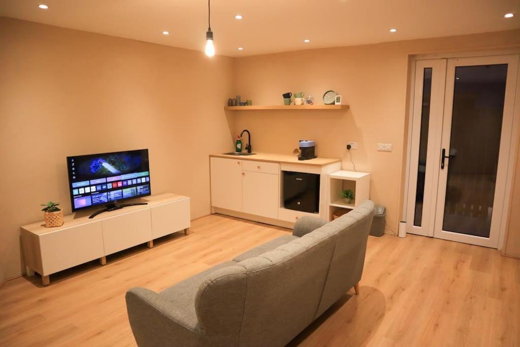 Modern Studio Apartment In Cashel Cashel  Exterior foto